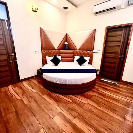 Hotel Woodcrest Zirakpur - Best Family Hotel By - A Unit Of Sidham Group ภายนอก รูปภาพ