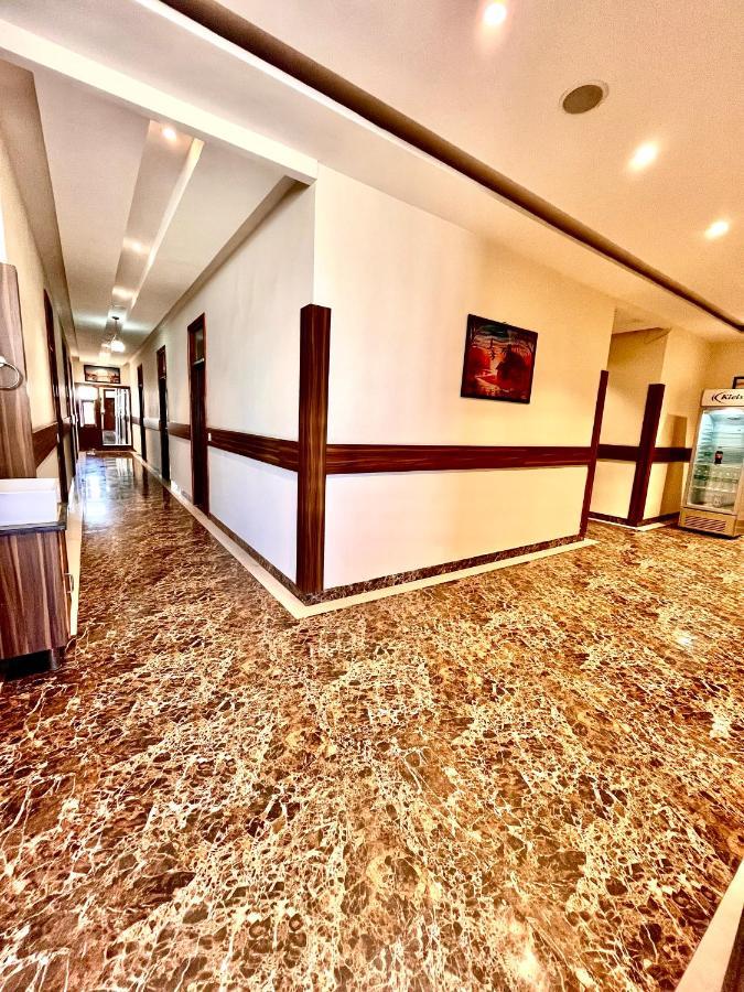 Hotel Woodcrest Zirakpur - Best Family Hotel By - A Unit Of Sidham Group ภายนอก รูปภาพ
