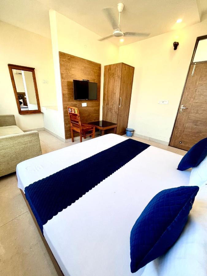 Hotel Woodcrest Zirakpur - Best Family Hotel By - A Unit Of Sidham Group ภายนอก รูปภาพ