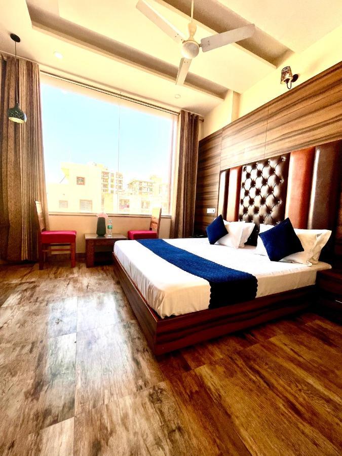 Hotel Woodcrest Zirakpur - Best Family Hotel By - A Unit Of Sidham Group ภายนอก รูปภาพ
