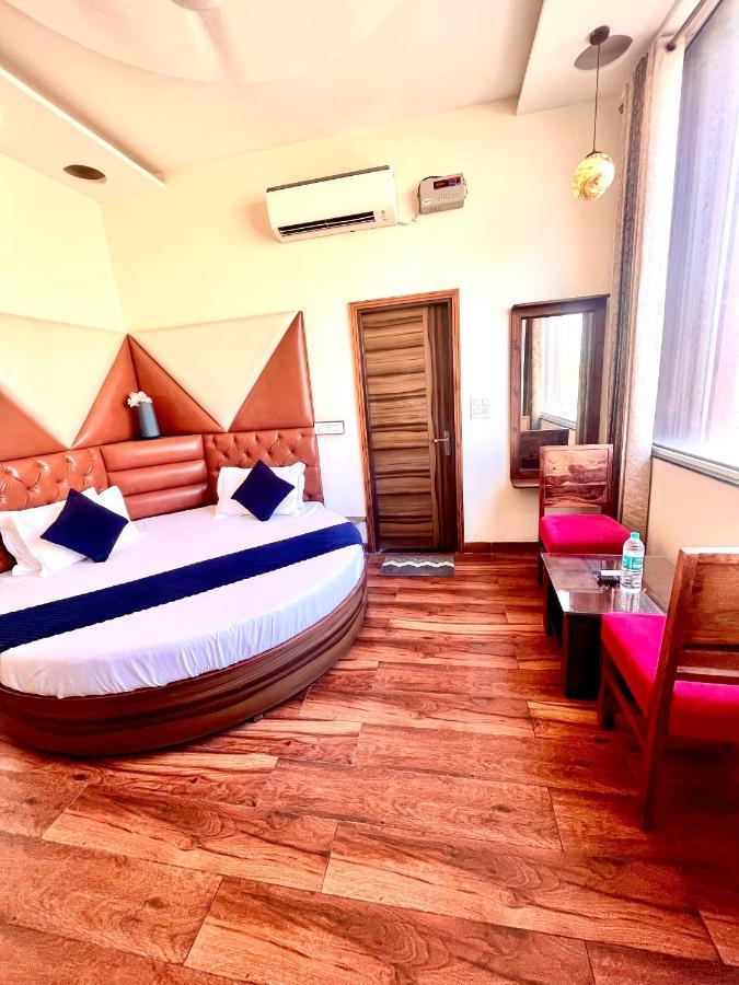 Hotel Woodcrest Zirakpur - Best Family Hotel By - A Unit Of Sidham Group ภายนอก รูปภาพ
