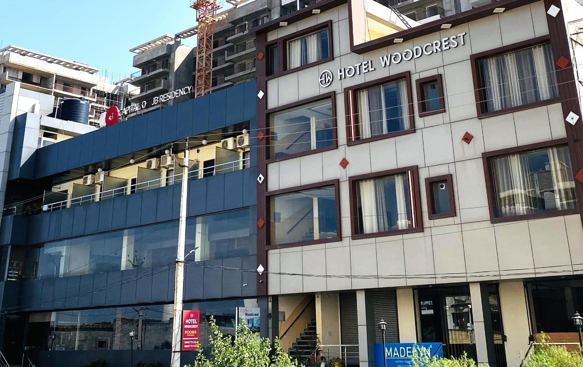Hotel Woodcrest Zirakpur - Best Family Hotel By - A Unit Of Sidham Group ภายนอก รูปภาพ
