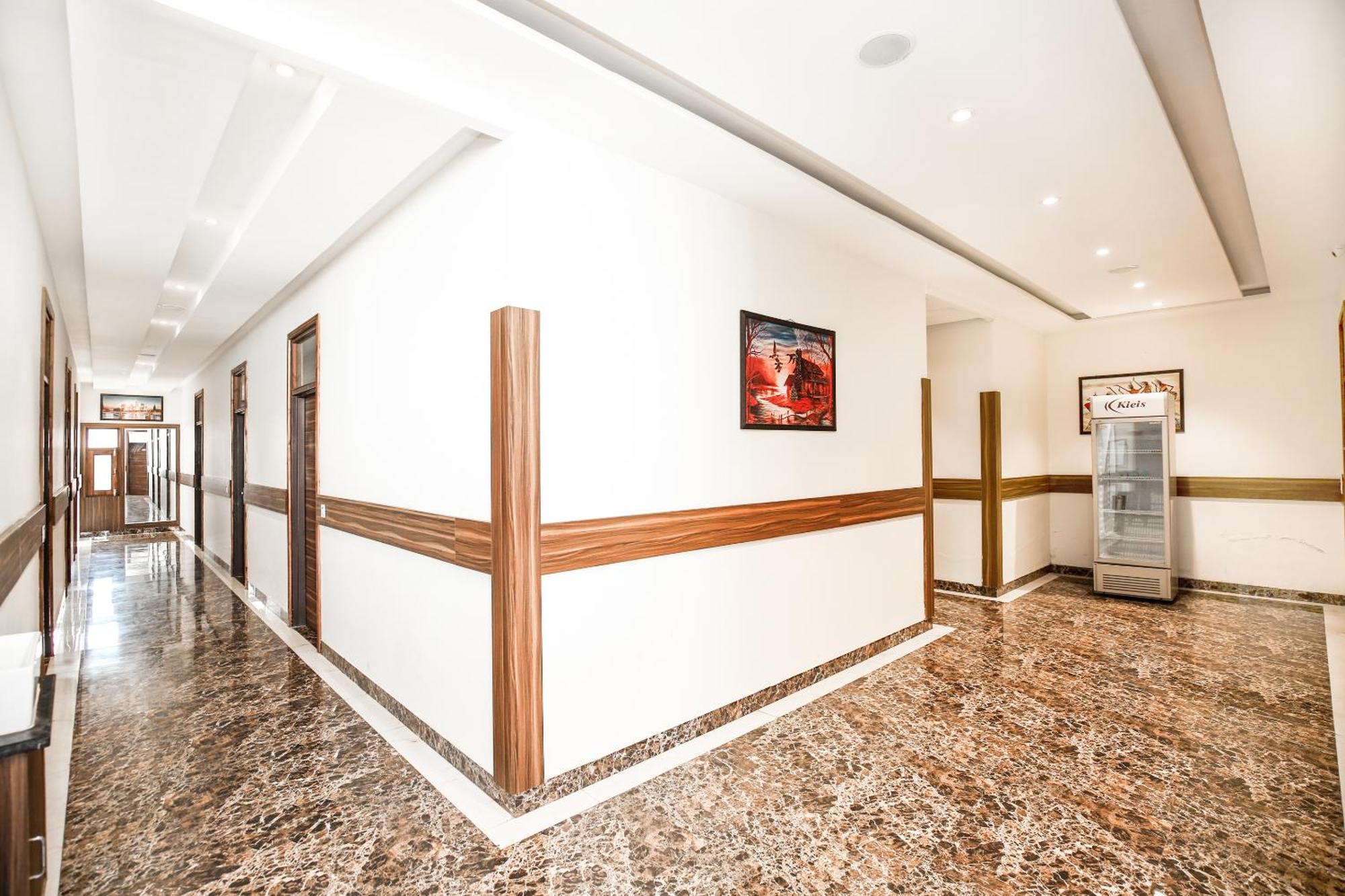 Hotel Woodcrest Zirakpur - Best Family Hotel By - A Unit Of Sidham Group ภายนอก รูปภาพ